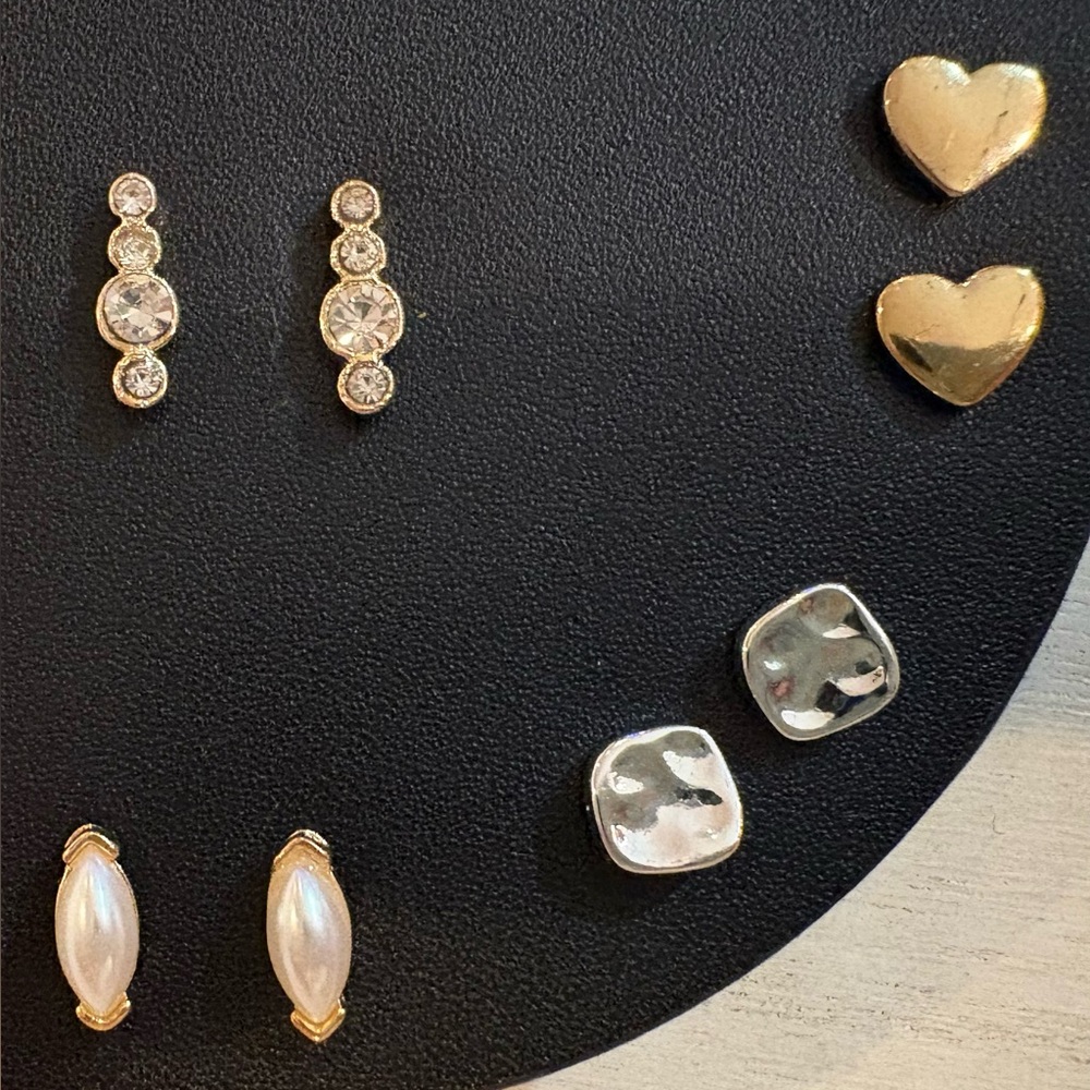 NWT Ann Taylor 9 Pair Gold & Silver Earring Set w/ Hearts, Rhinestone and Pearl - Picture 6 of 7